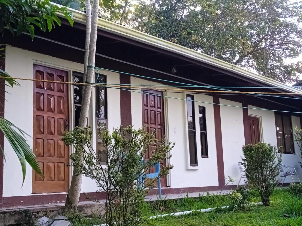 Hostel Manuel Antonio Park Jungle Exterior photo